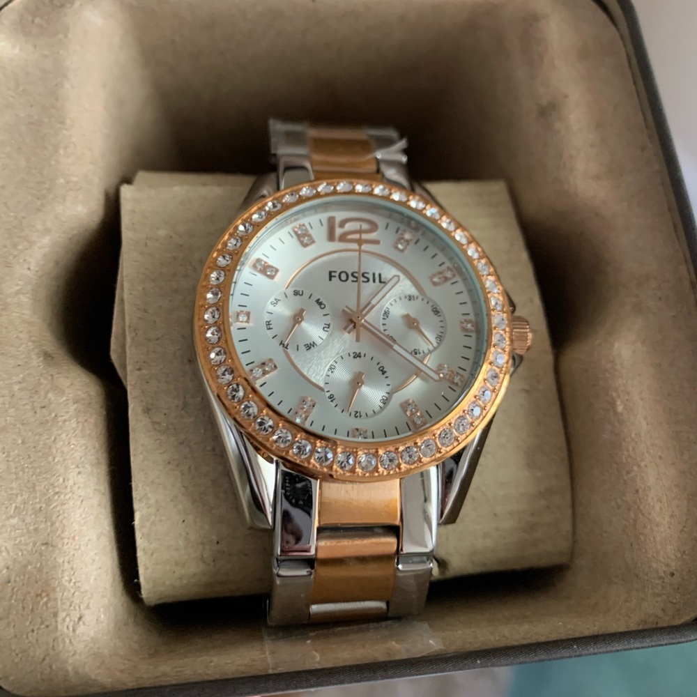 Fossil Watch - Picture 2 of 2